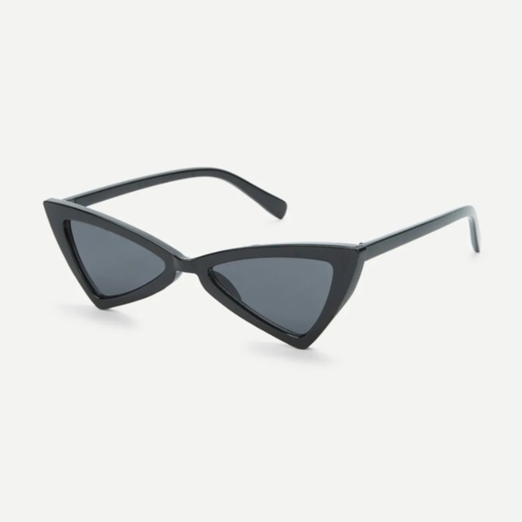 MELODY Retro Triangle Shape Summer Sunglasses - Picture 3 of 5